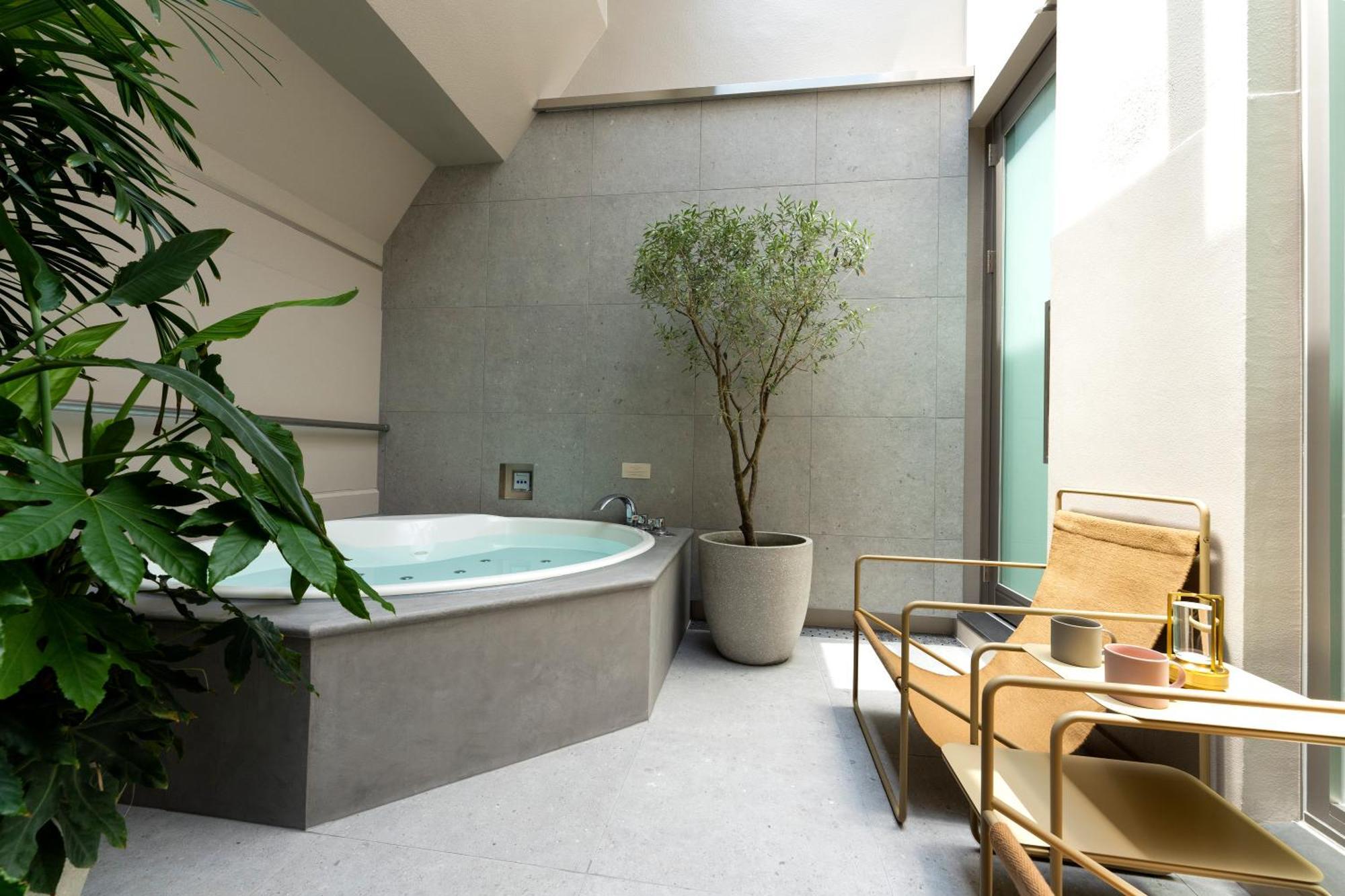 Hisoca Ikebukuro Hotel 4*