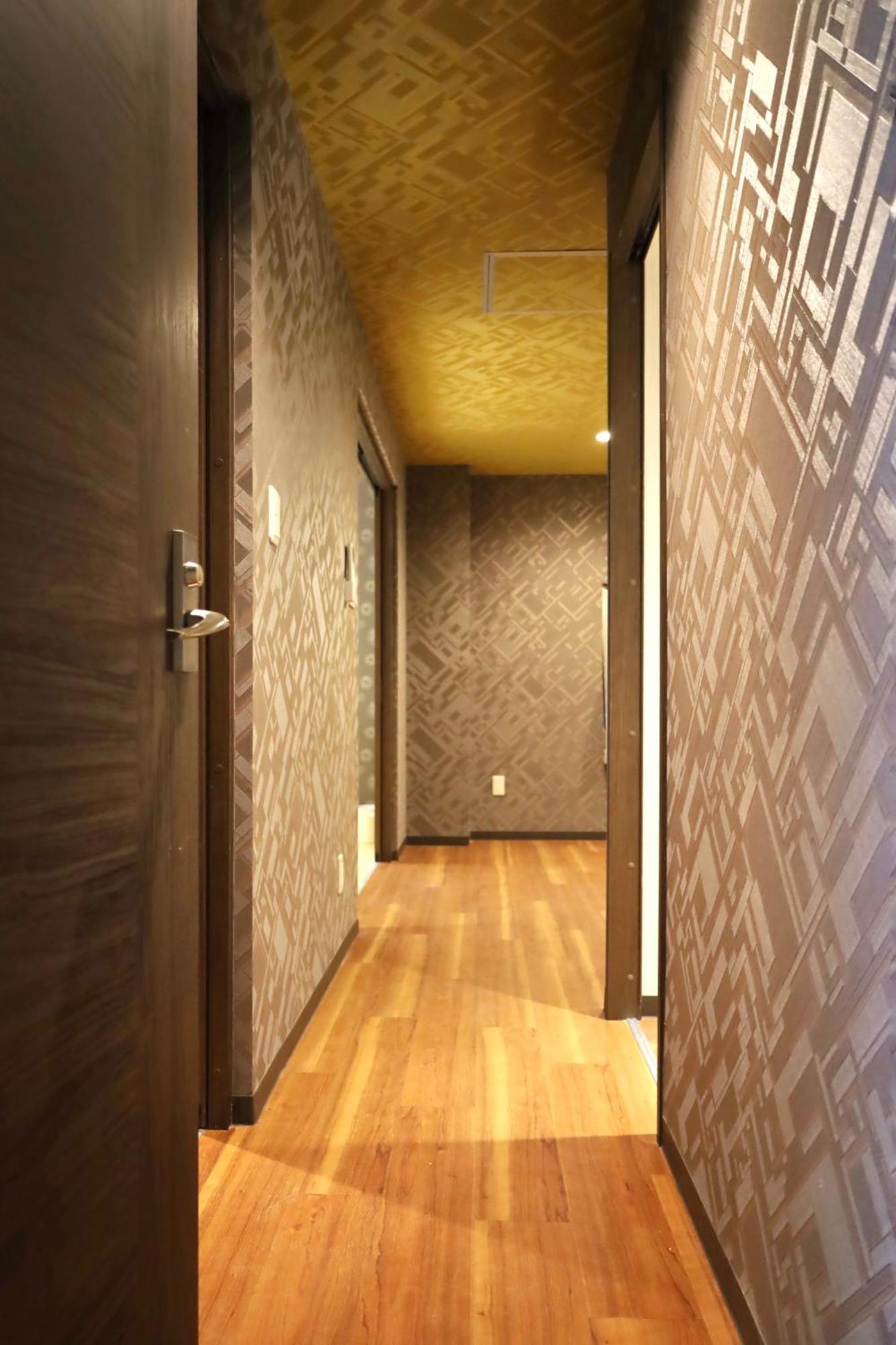 Apartment 泊露hakuro 1階