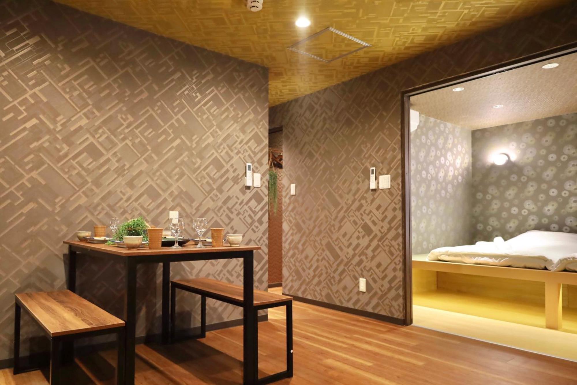 Apartment 泊露hakuro 1階