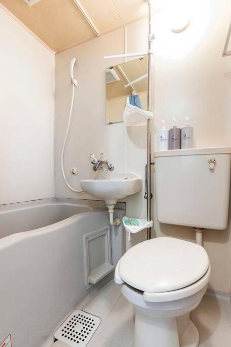 Apartment 弥生町1丁目202 *