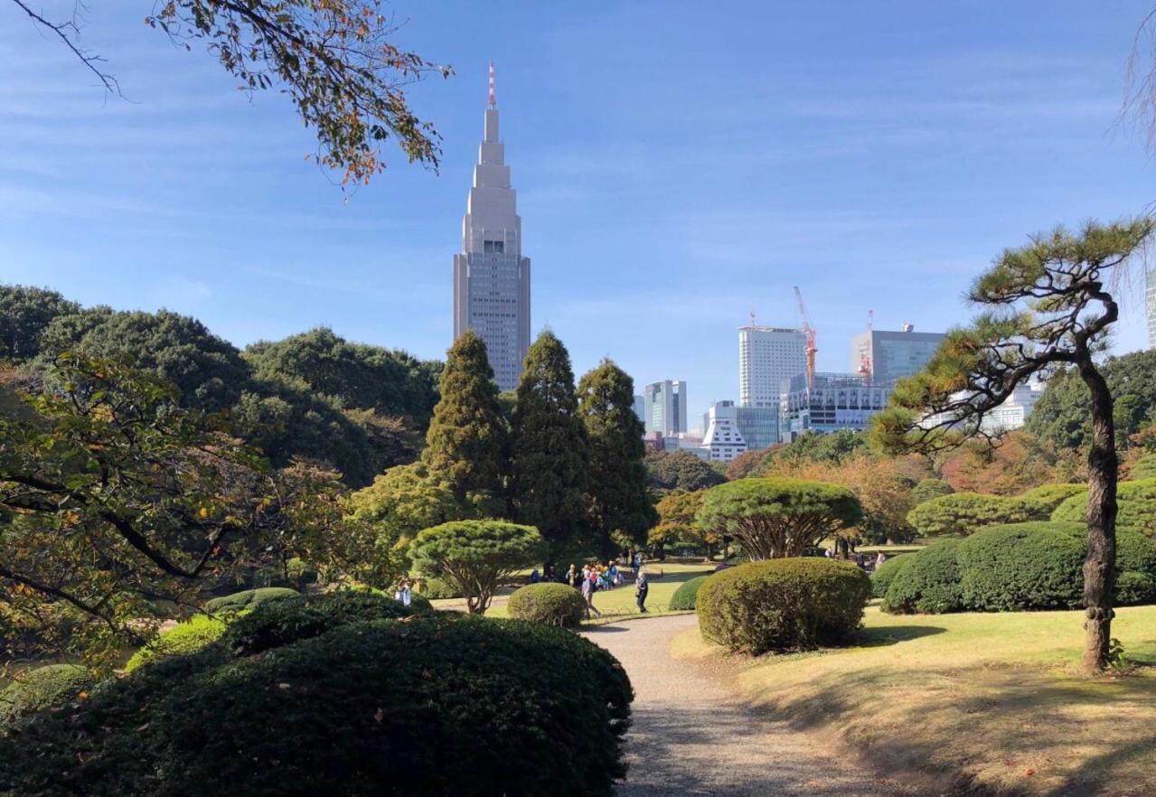 Shinjuku Gyoen Park Hanabi House *