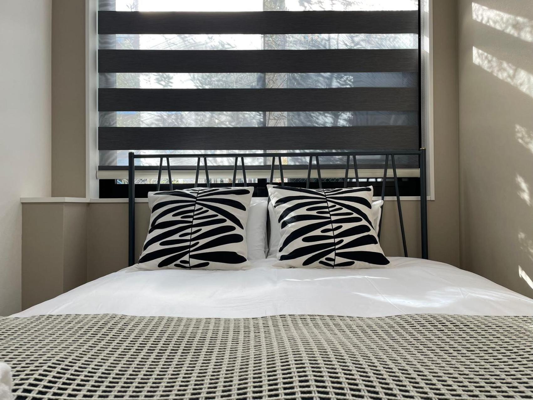 Comma House Shinjuku 104 *