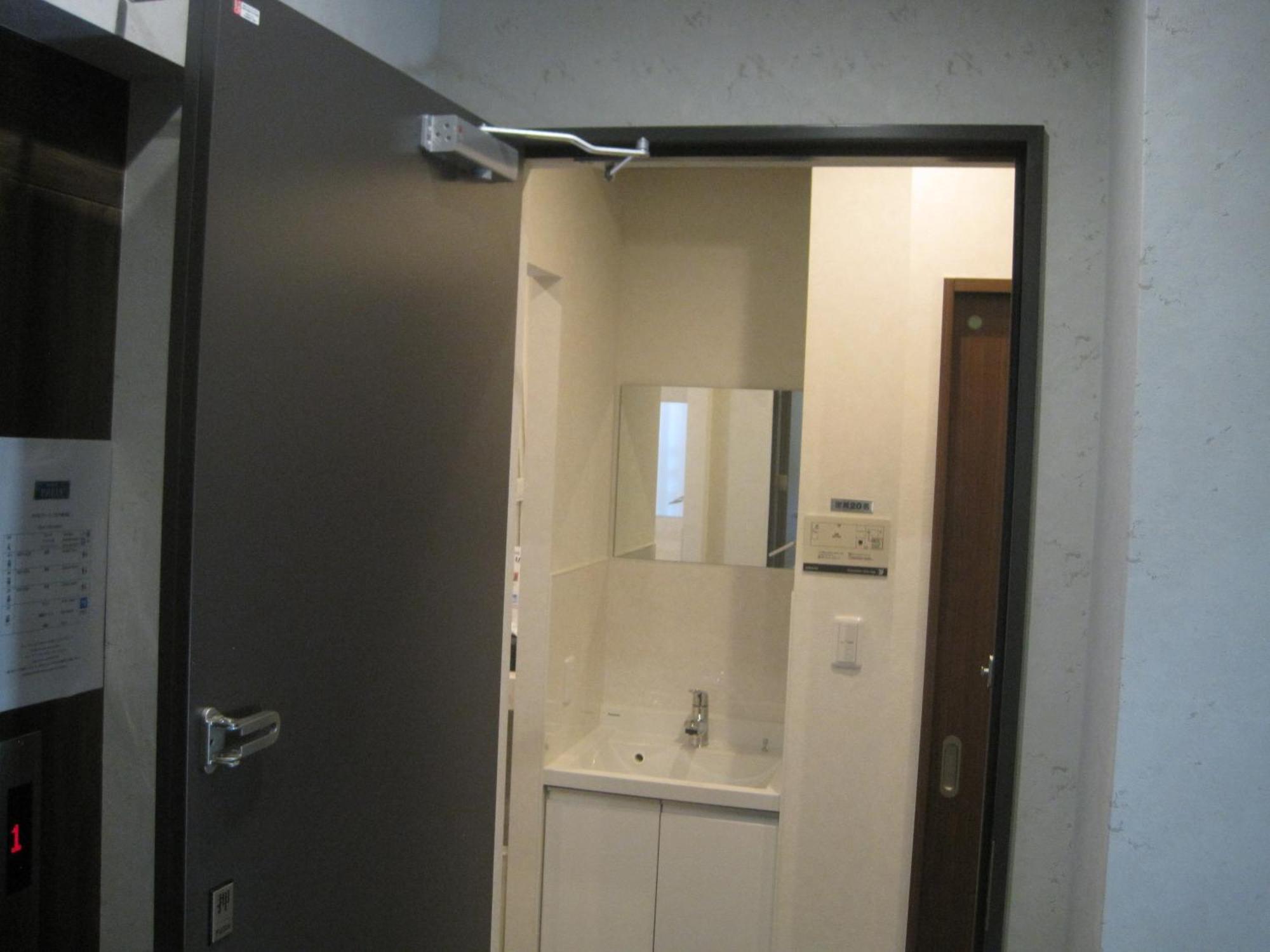 Prele Capsule hotel Tokyo