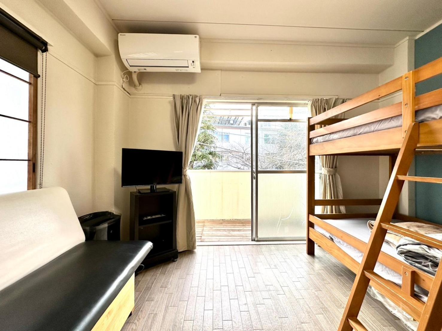 Apartment Jujo Sanyo Mansion