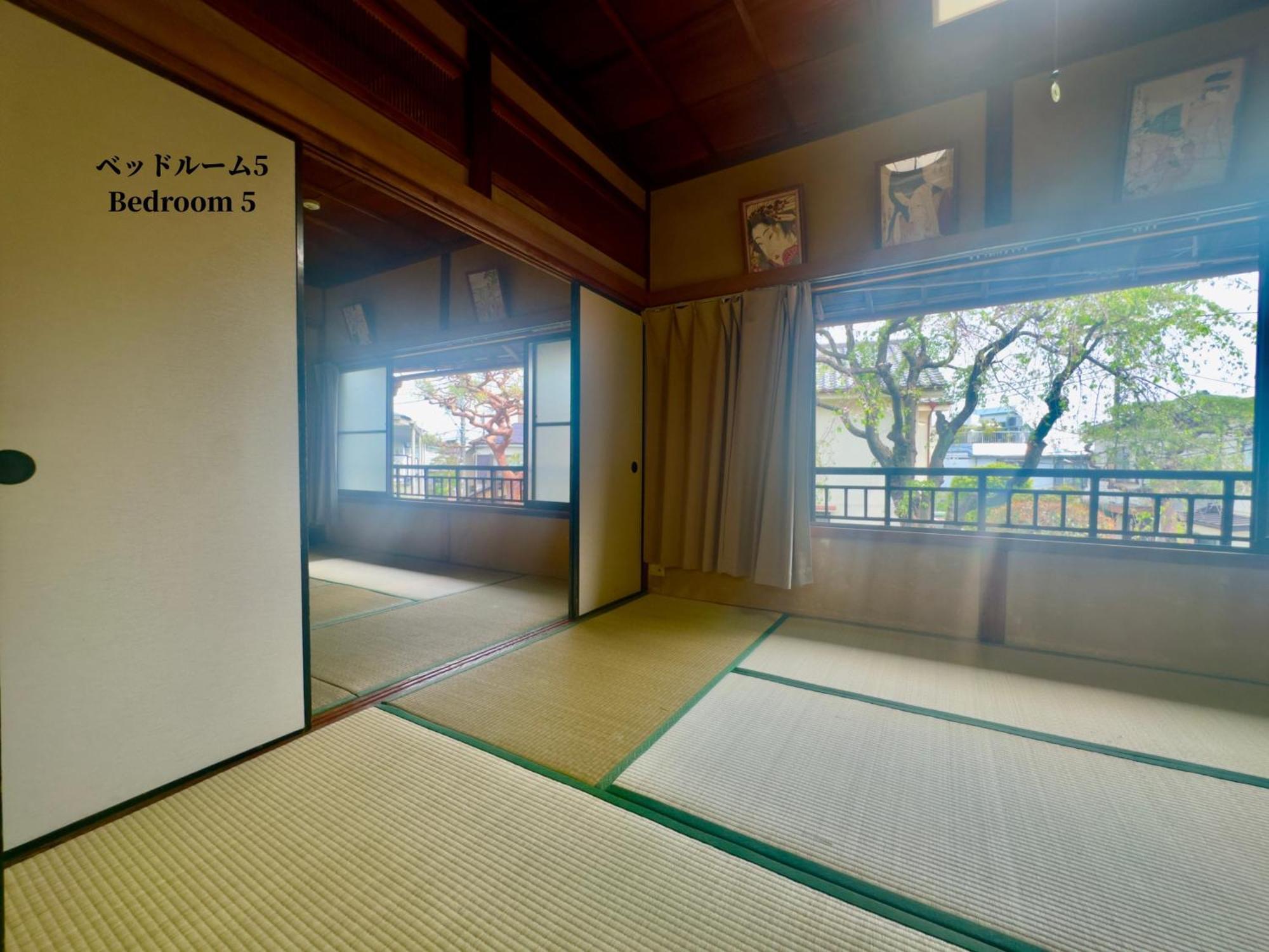 Villa Family Or Business Travel 20 Percent Off丨200 Sqm 丨 14 Min To Shinjuku 丨century-old Japanese Garden 丨3 Parking Spaces丨4 Bedrooms *