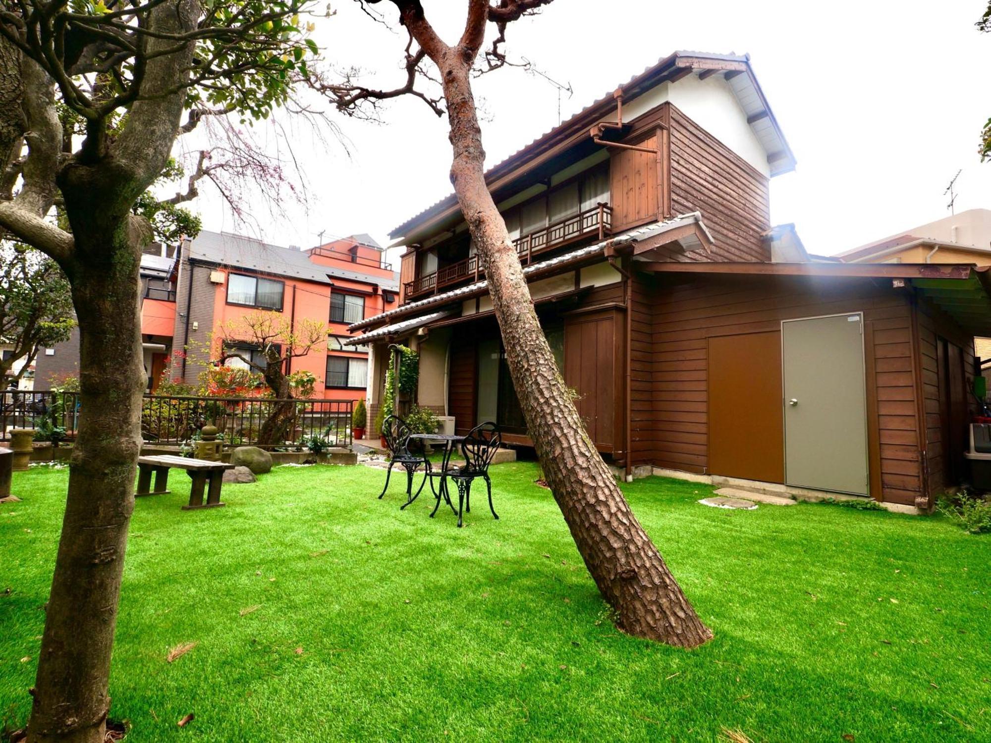 Family Or Business Travel 20 Percent Off丨200 Sqm 丨 14 Min To Shinjuku 丨century-old Japanese Garden 丨3 Parking Spaces丨4 Bedrooms Villa Tokyo