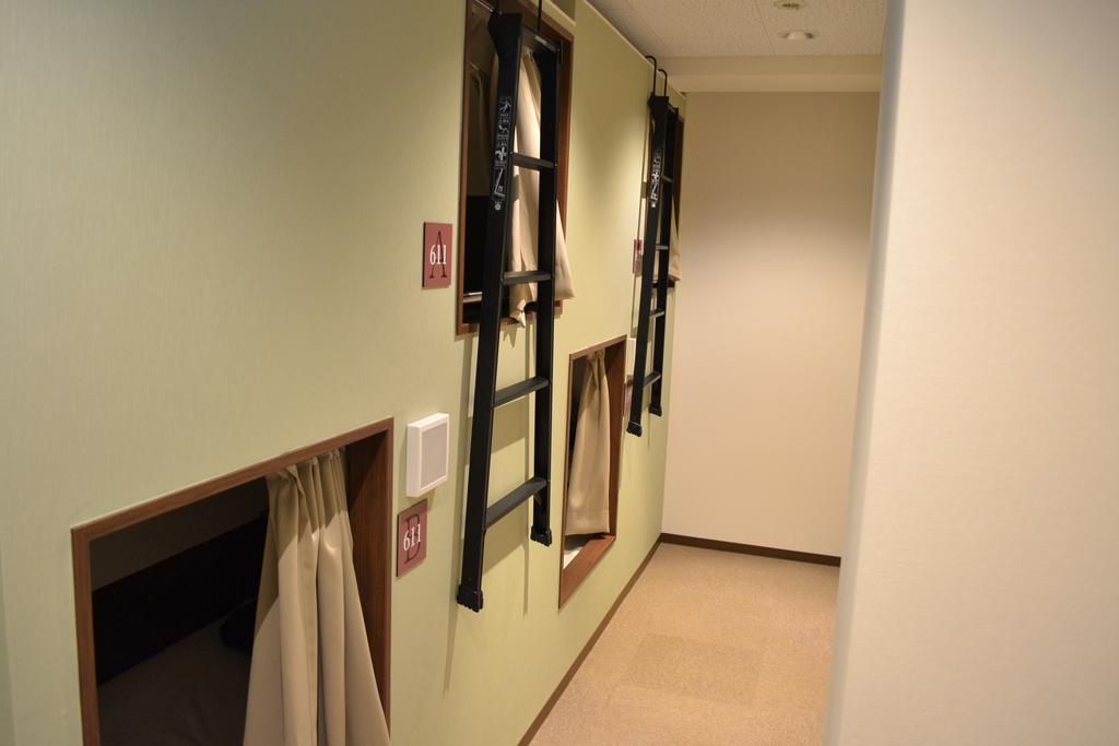 Capsule hotel 1 Night 1980 Asakusa Simple *