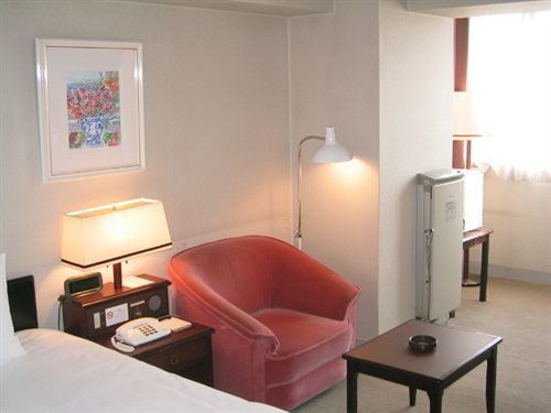 Zem Hotel 2*