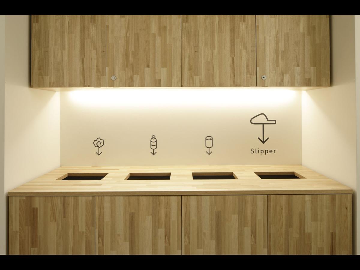 Capsule hotel 9h Nine Woman Kanda Tokyo