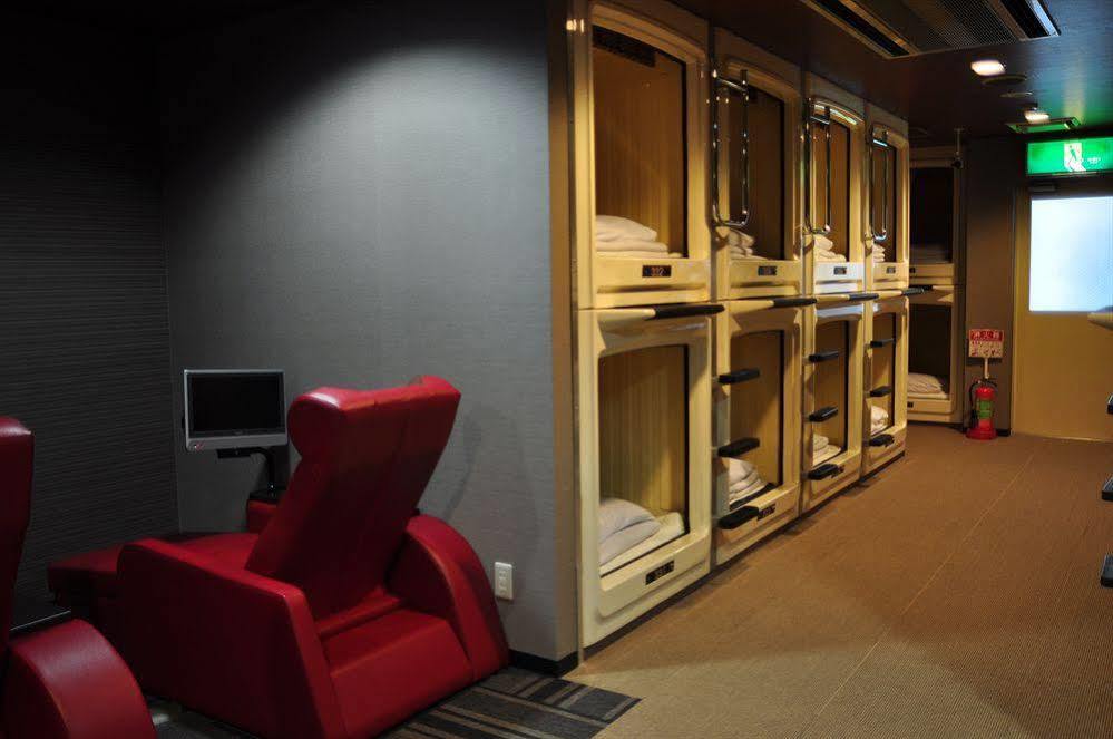 Capsule hotel Capsule & Sauna Cosmo Plaza Akabane *