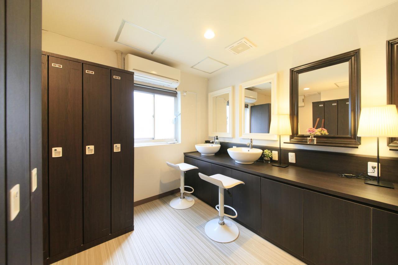 Centurion Cabin & Spa Capsule hotel 2*