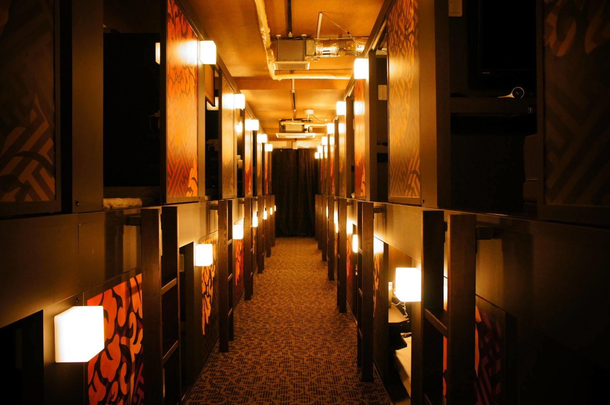 Capsule hotel Centurion Cabin & Spa 2*