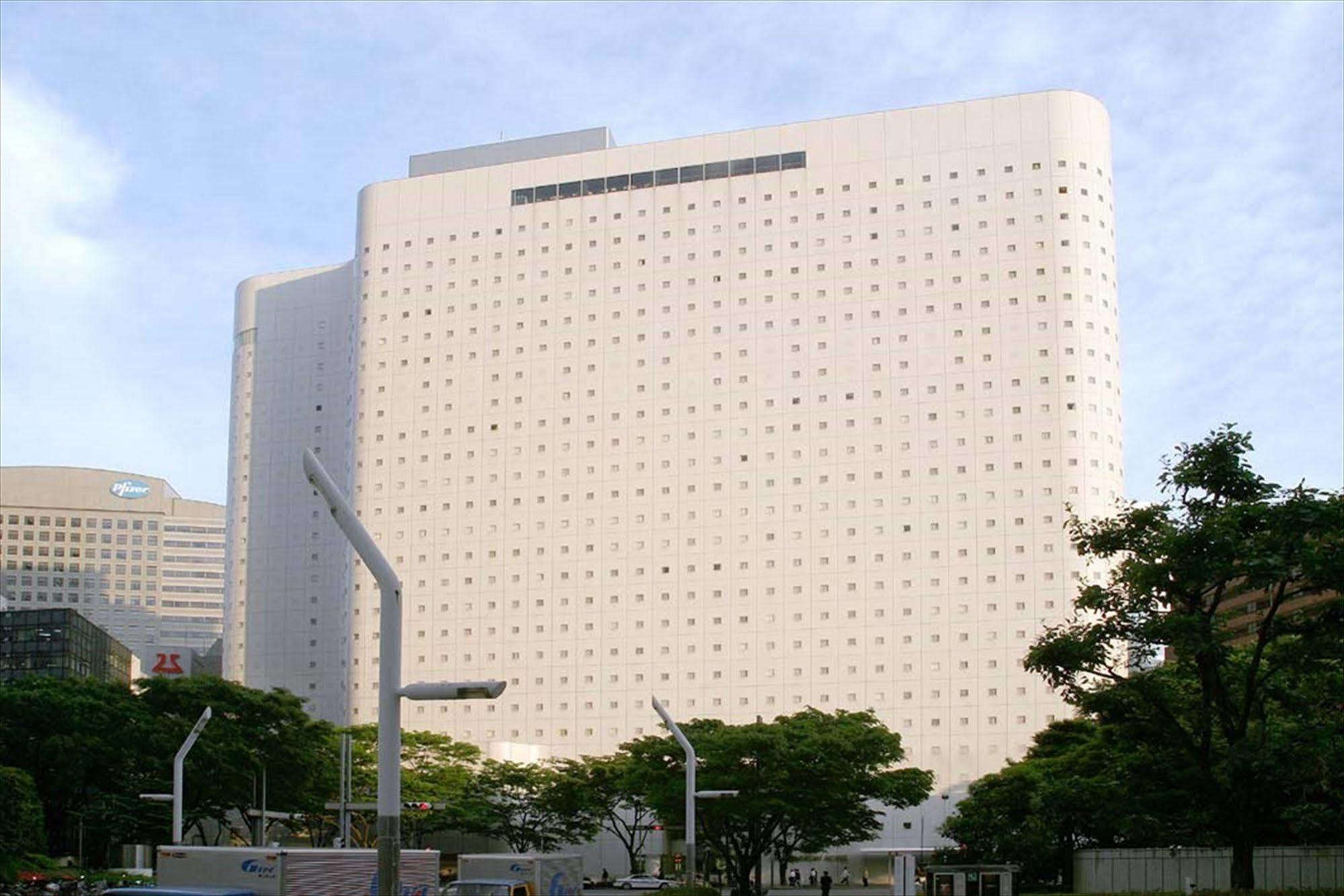Shinjuku Washington Main