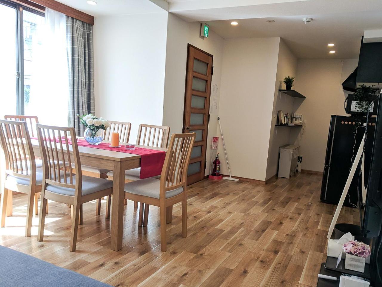 Max 11 People 90m2 Spacious 3 Bedroom House Apartment