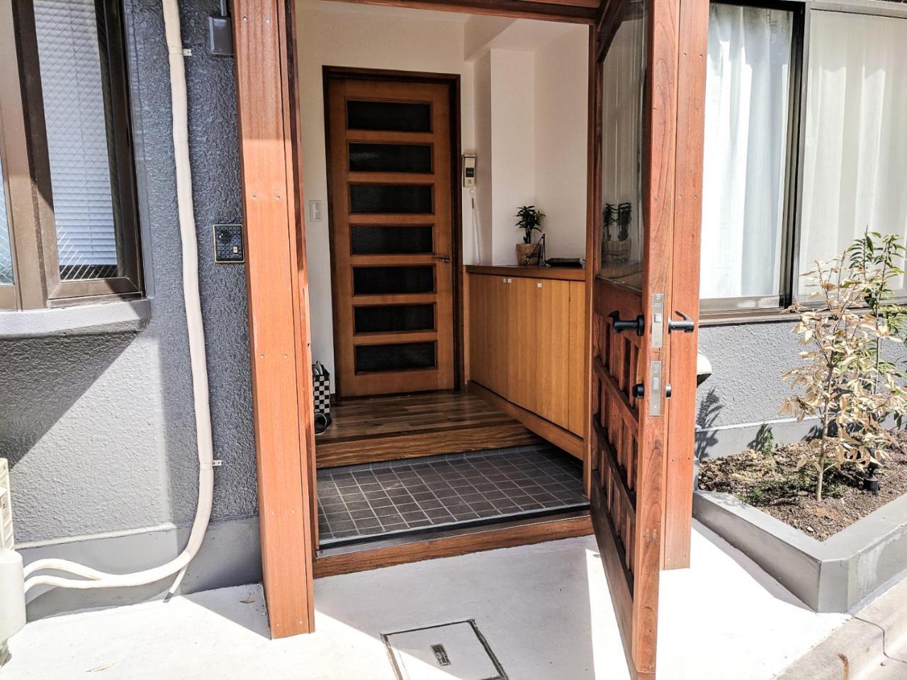 Max 11 People 90m2 Spacious 3 Bedroom House Apartment