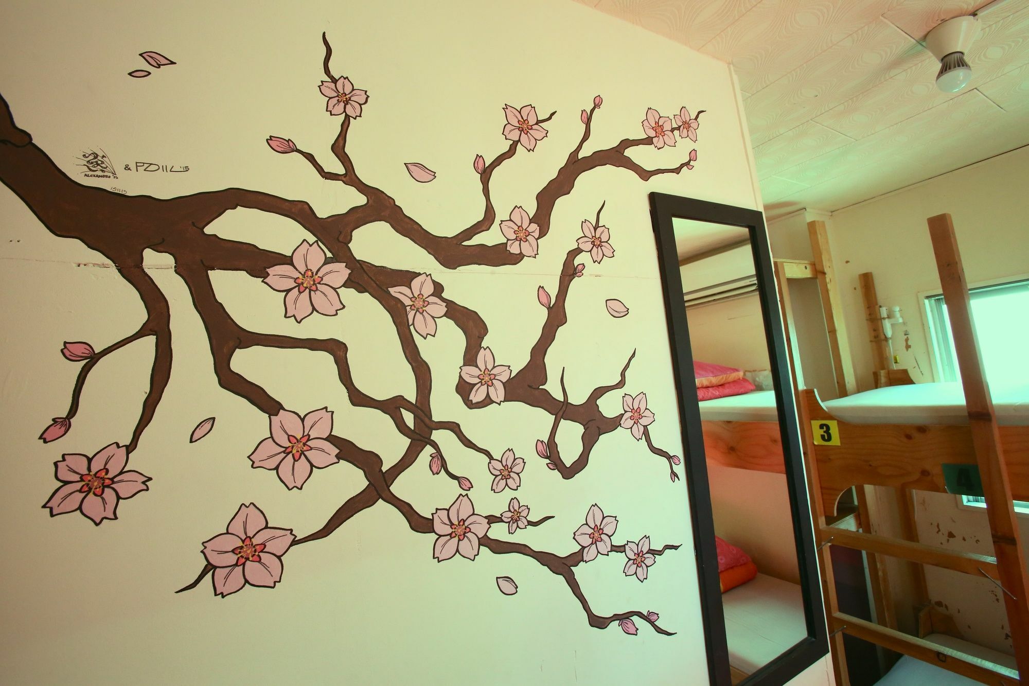 Yadoya Hostel *
