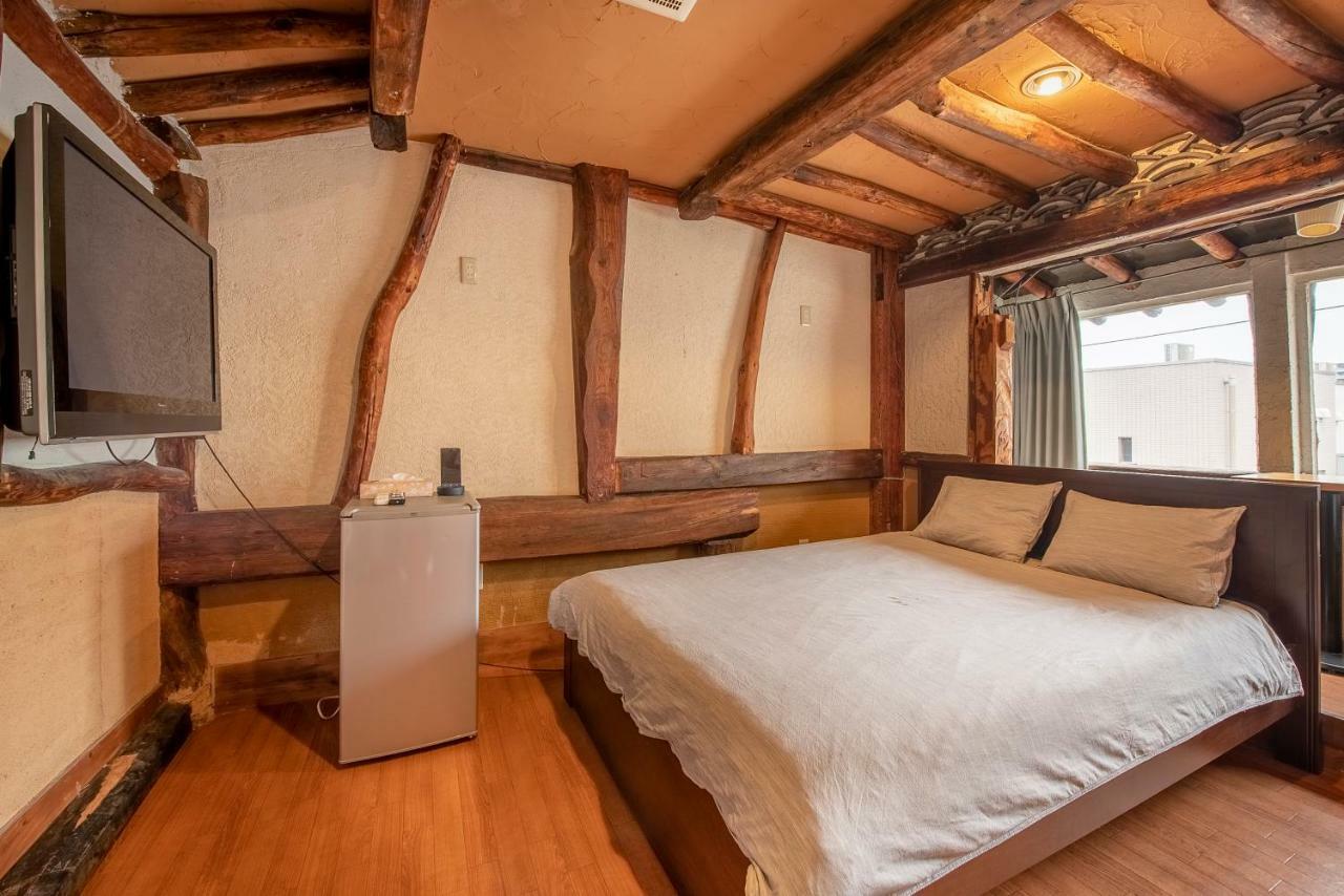 House Hostel *