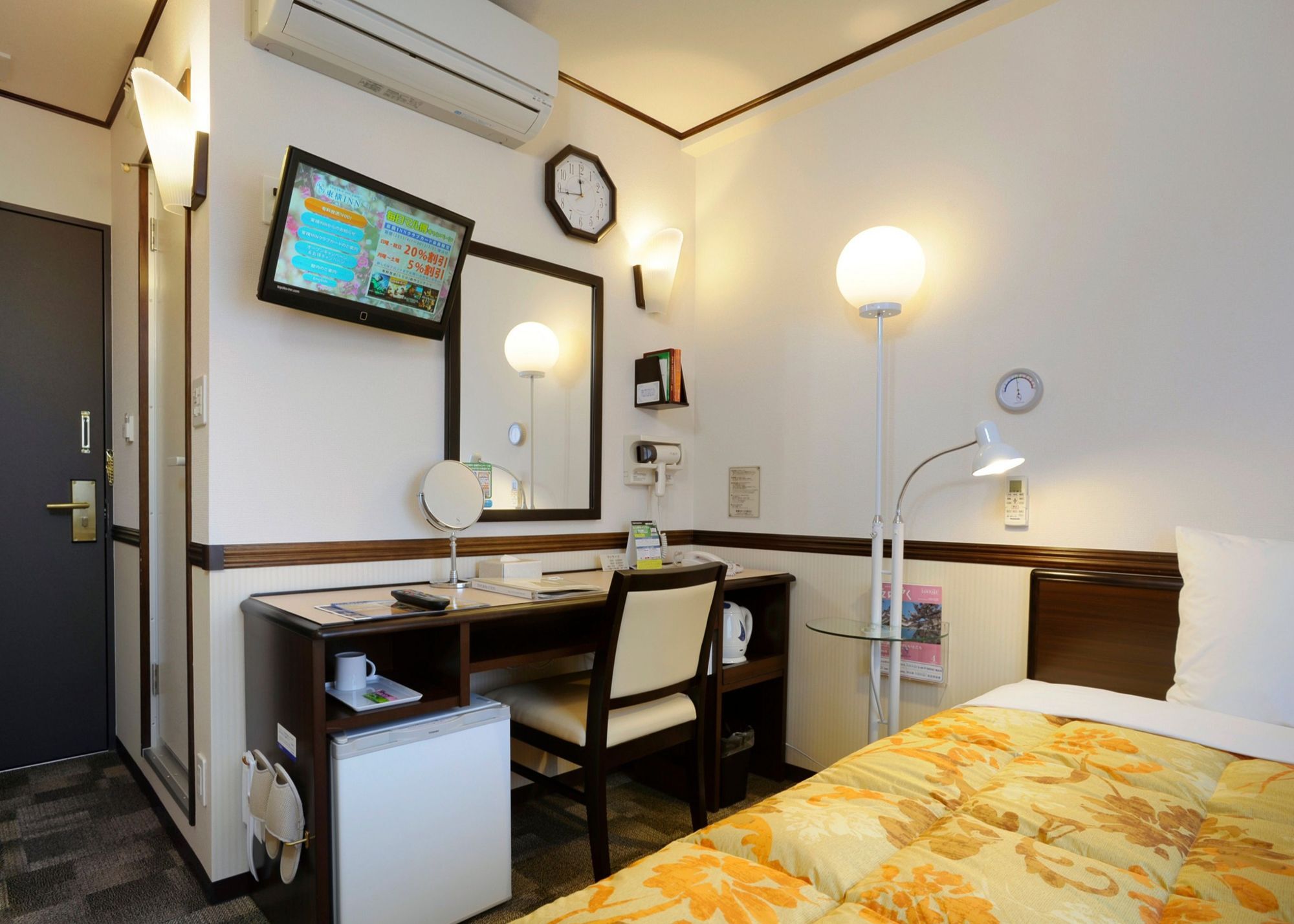 Toyoko Eki Yaesu Kita Guchi Hotel