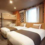 Wires Hotel James Zaka