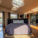 Petals Tokyo - Floating Hotel