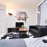 43新宿商圈 新宿御苑旁-Shinjuku Area Near Park