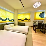 上野レトロ花 2-4人和風寝室 山手線3分 上野浅草銀座近い 御徒町駅3分 アメ横3分 上野駅10分 上野広小路駅3分 湯島駅2分 空港直接