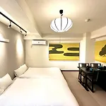 Love Ueno レトロ花2-5人山手線3分 上野浅草銀座近い 御徒町駅3分 アメ横3分 上野駅10分 上野広小路駅3分 湯島駅2分 レトロ和風畳寝室
