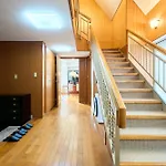 トータル140㎡/メゾネットタイプ豪華マンション/エレベーター付き/駅徒歩7分/最大16人