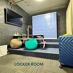 Hotel Adonis Tokyo - Dormitory Share Room For Male Only At City Center