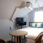 Repure Nishiochiai Residence