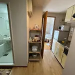 新宿庭院の屋-Shinjuku Garden Home -28 Square Meters King Size Bed Garden Room