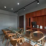 Olden Historic Town Newly Renovated Specious Apt