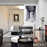 Lang - Vacation Stay 22203V