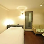 Hotel L