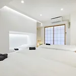 Shinjuku Kabukicho Jj House