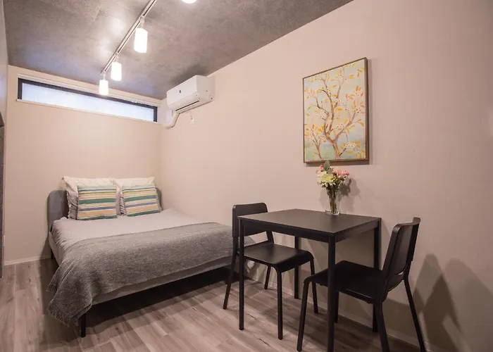 Chic And Contemporary Trendy Bnb In The Heart Of The City- Y02I