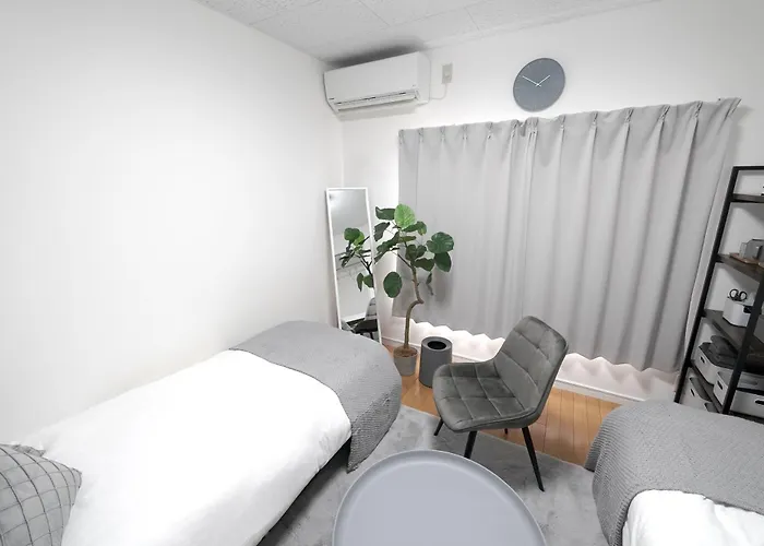 Close To Shinjuku!Twin Beds,Projector,Appliances!