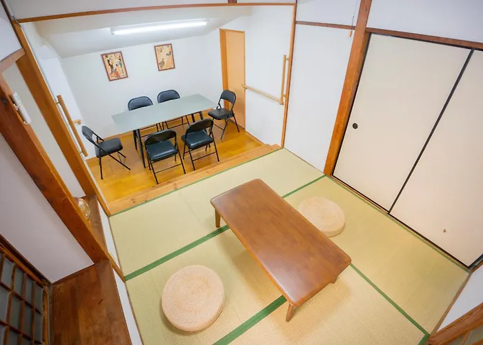 Family Or Business Travel 20 Percent Off丨200 Sqm 丨 14 Min To Shinjuku 丨century-Old Japanese Garden 丨3 Parking Spaces丨4 Bedrooms