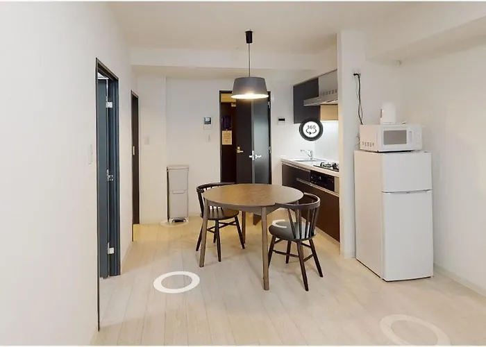Tokyo One Bedroom Condo With Separate Office