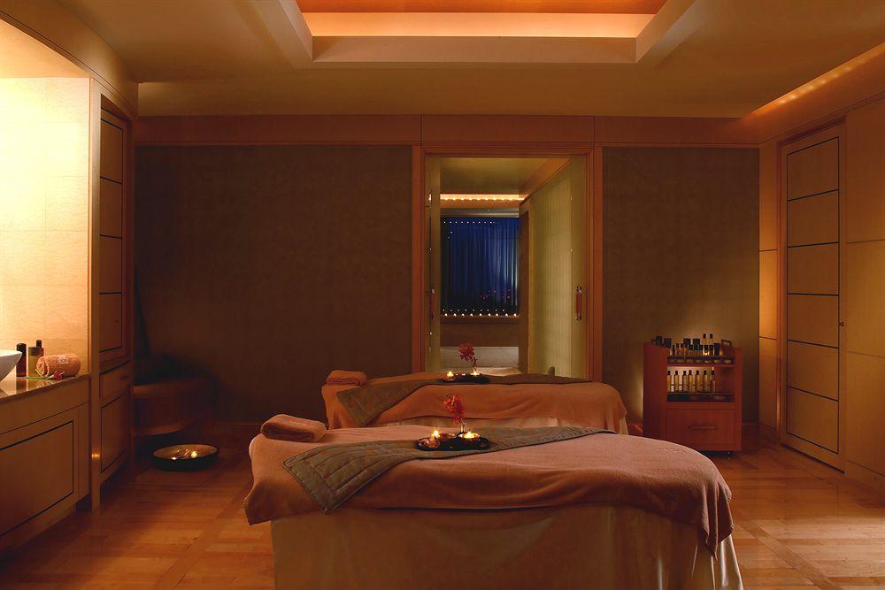 The Ritz-carlton, Hotel