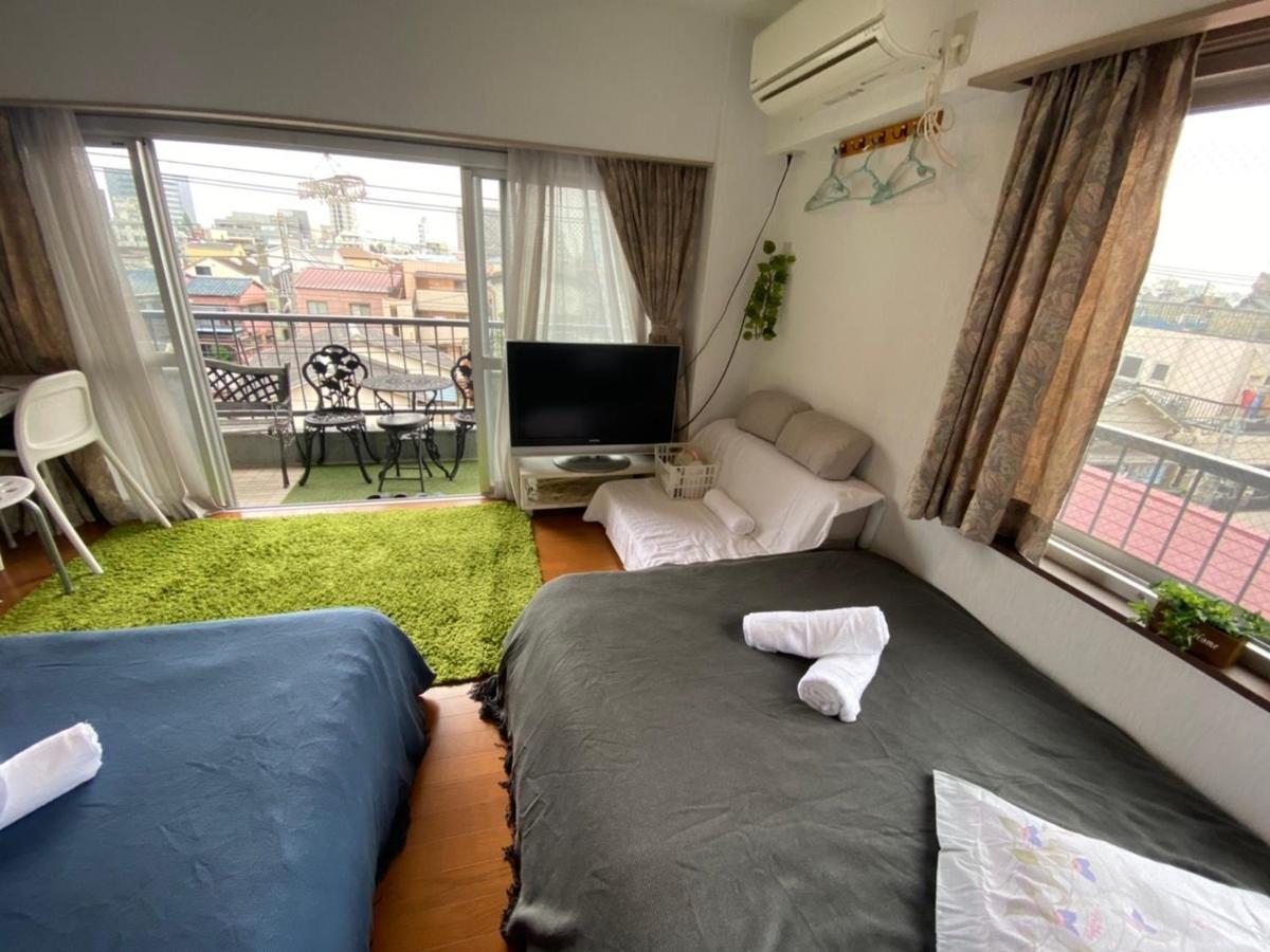 Takemura Building 305 *