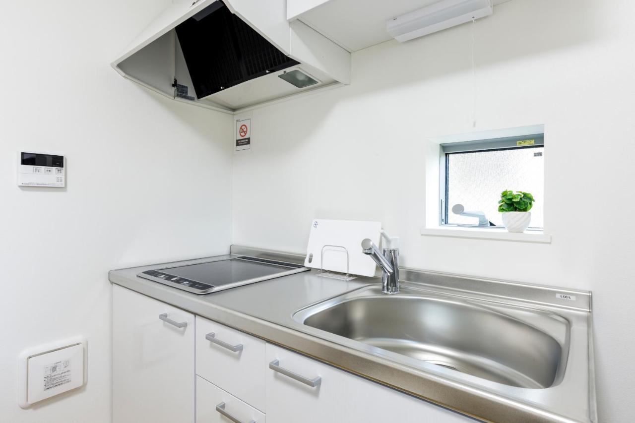 Apartment 【楽宿nishishinjuku】新築3階建 まるまる貸切最大8名 駅近5分 各階wifi 飲食多数 *