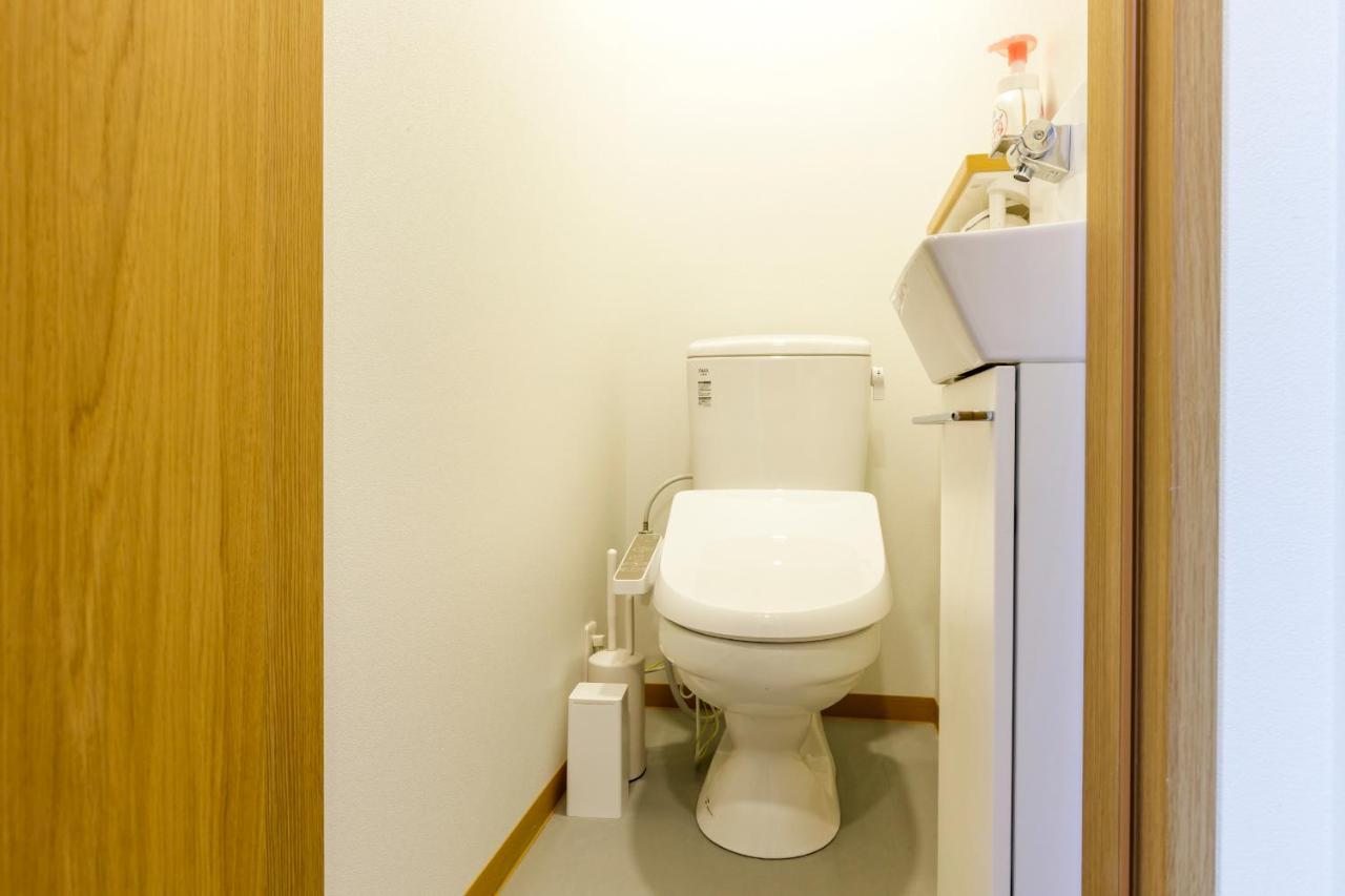 【楽宿nishishinjuku】新築3階建 まるまる貸切最大8名 駅近5分 各階wifi 飲食多数 Apartment
