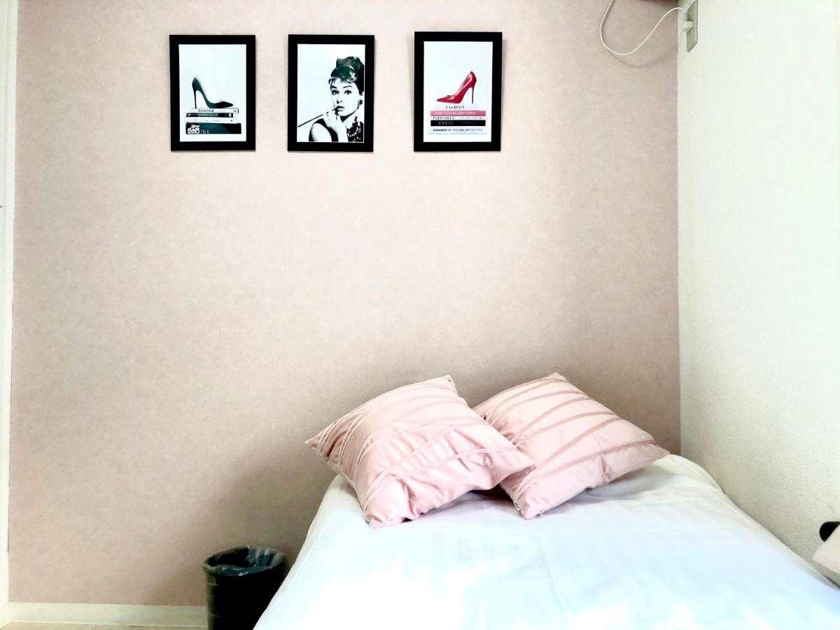Fact Dream House 新宿三丁目徒歩3分色々揃うワンルーム Apartment *