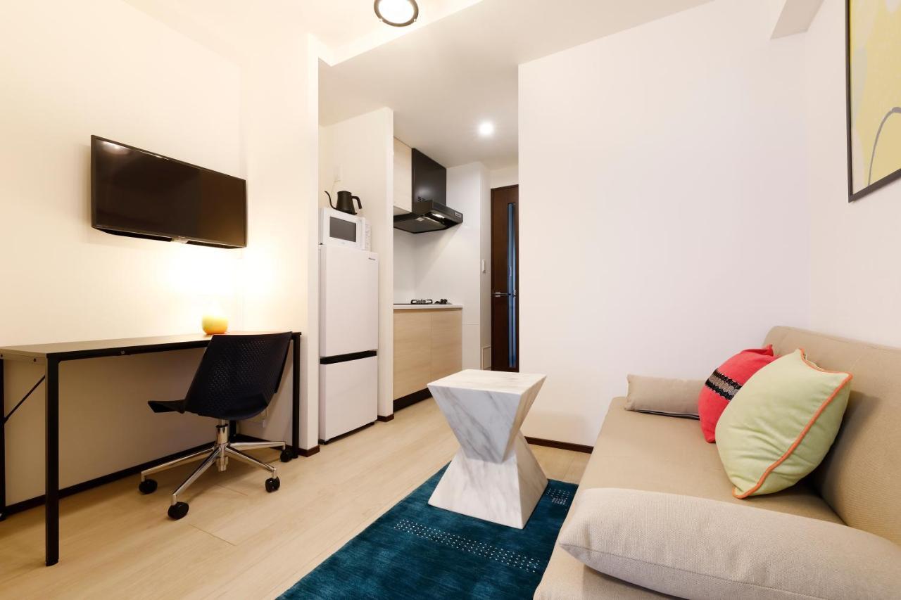 Mat Oshiage Apartment