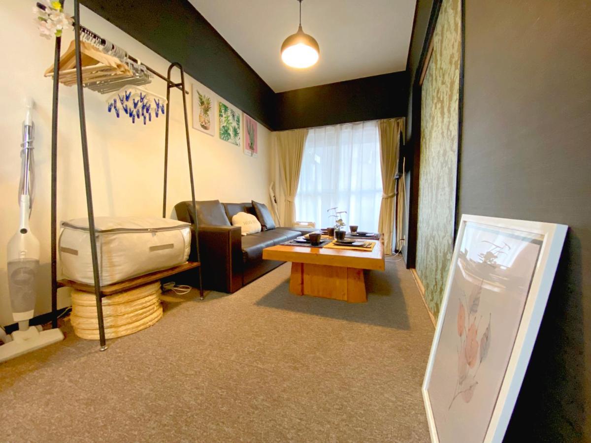 Apartment Space Kuro Kamata *