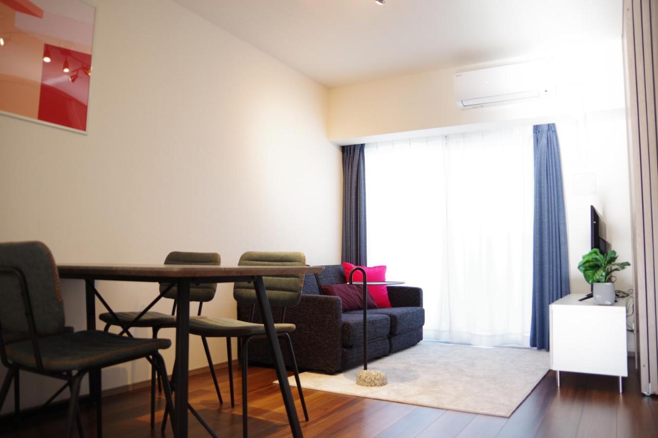 Apartment Mat Oshiage
