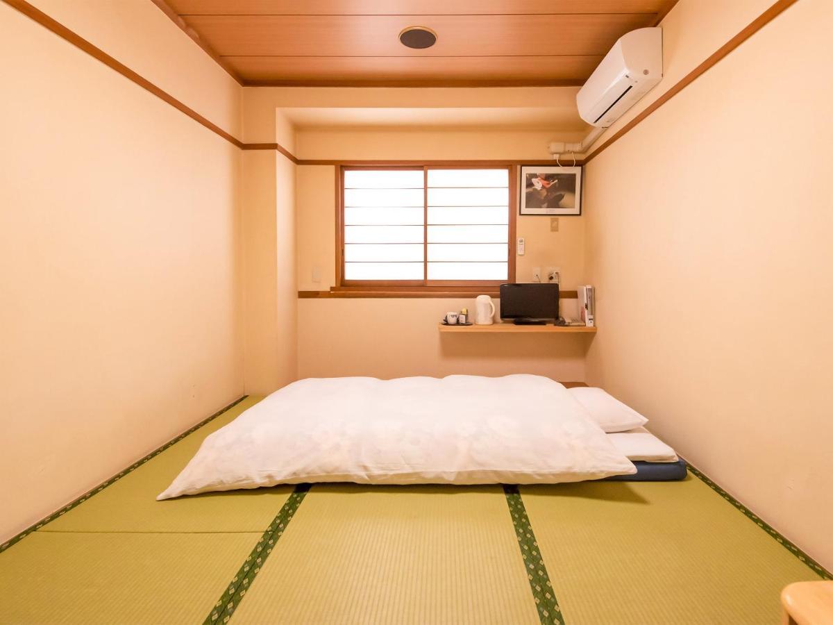 Sakura Asakusa Iriya