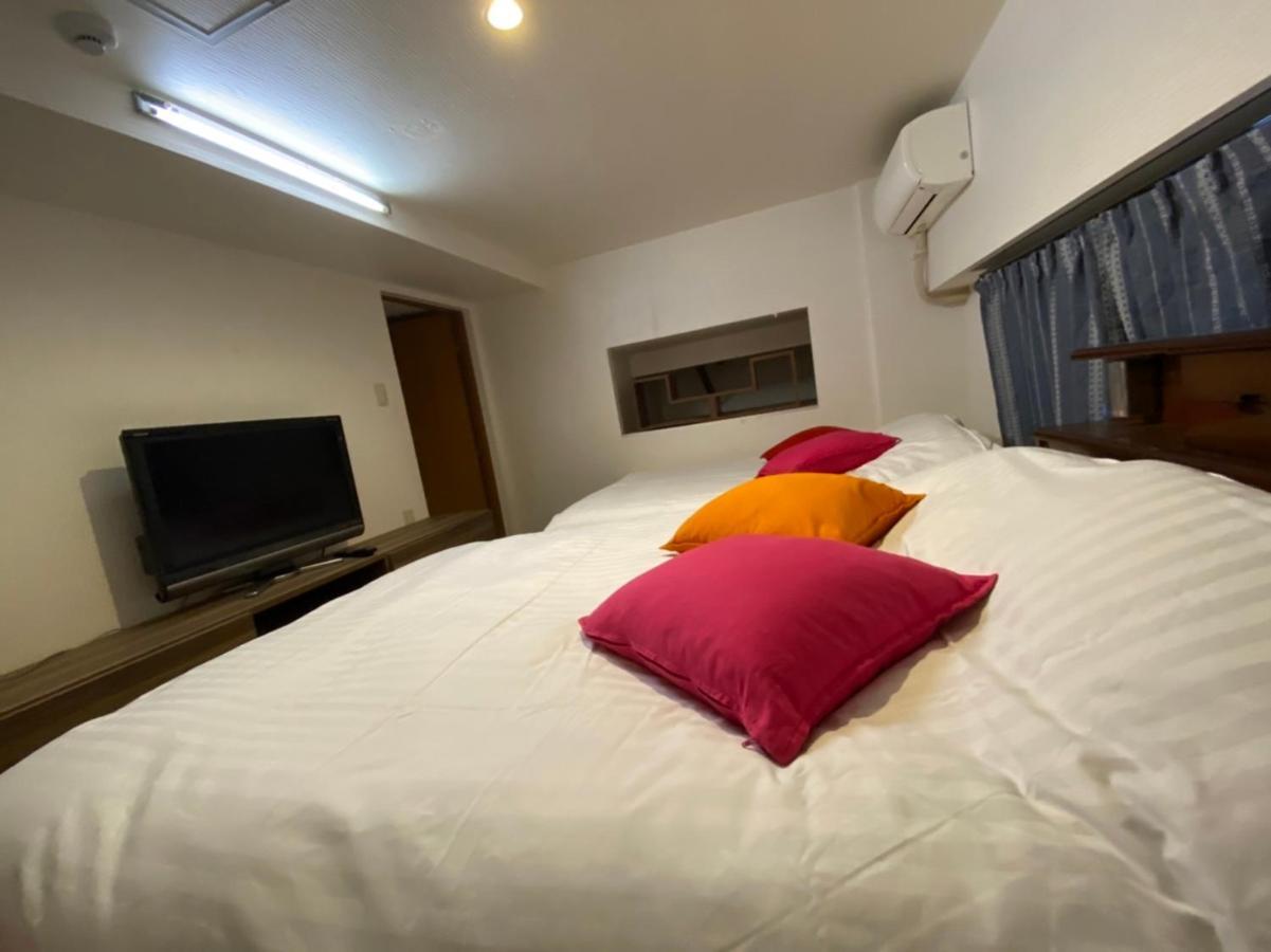Takemura Building 102 *