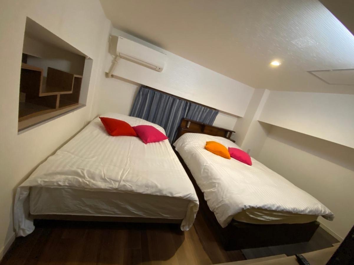 Takemura Building 102 *